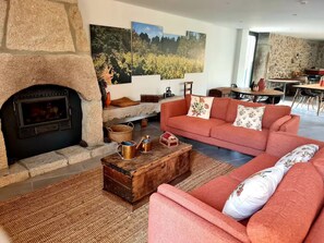 Living area - Madrinha Country House - Country house with private pool and leisure facilities! (Antas)