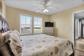 2 bedrooms, free WiFi, bed sheets - Surf City Ocean Crest Suite -Pool-Elevator-Beach (Surf City)