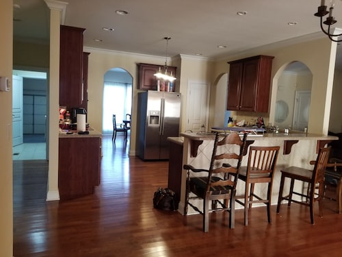  One level ranch home.
Close to lake and park,bicycle lane, walking trail .