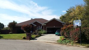 Exterior -  One level ranch home.
Close to lake and park,bicycle lane, walking trail . (Knoxville)