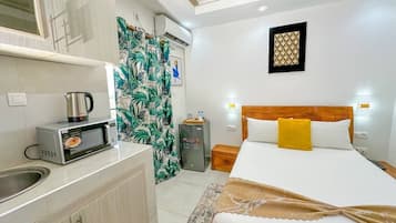 Quarto standard, 6 quartos | Individualmente mobiliados, escrivaninha