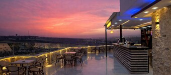 3 Pyramids + Grand Egyptian Museum +Roof Top | 3BR