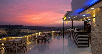 3 Pyramids + Grand Egyptian Museum +Roof Top | 3BR