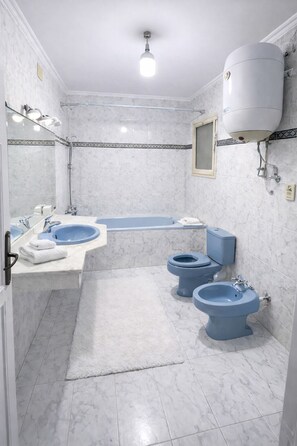 Uklassifisert bilde, 2 av 6, knapp