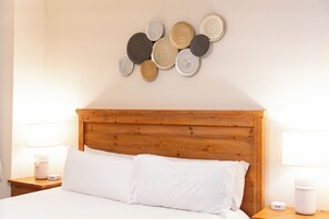 2 bedrooms, WiFi, bed sheets - Family Fun Suite - Arcade • Legoland • Beaches (Vista)
