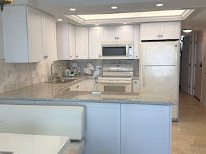 Fridge, microwave, oven, stovetop - Gateway Villas #598 - "Sunshine Villa" Beach Front (Fort Myers Beach)