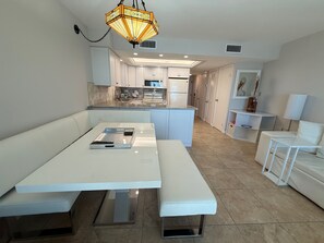 Interior - Gateway Villas #598 - "Sunshine Villa" Beach Front (Fort Myers Beach)
