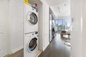 Classic Studio Suite, 1 Queen Bed with Sofa bed, Non Smoking | Laundry - Dundas East Hotel & Suites Toronto (Toronto)