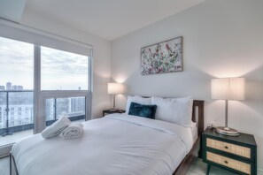 Cortinas blackout, tabla de planchar con plancha y wifi gratis 