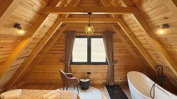 Luxury Villa, Mountain View | Hypo-allergenic bedding, individually decorated, individually furnished