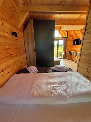 Luxury Cottage, 2 Bedrooms | Hypo-allergenic bedding, individually decorated, individually furnished - Eternum Glampling (Ninkovići)