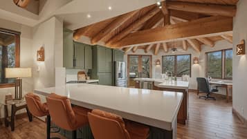 Geladeira, micro-ondas, fogão, cooktop