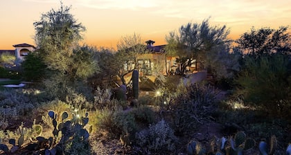 Luxury Aviation Retreat- Dual Primary Suites, Runway Views, Carefree, AZ