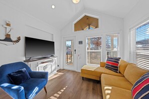 TV - The Resort at Fredericksburg Unit 28 (Fredericksburg)
