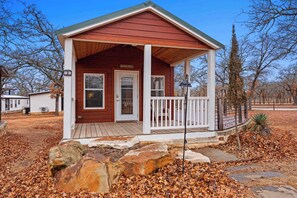 Exterior detail - The Resort at Fredericksburg Unit 2 (Fredericksburg)