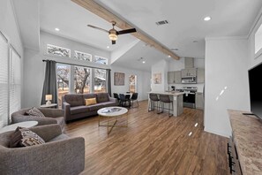 TV - The Resort at Fredericksburg Unit 15 (Fredericksburg)