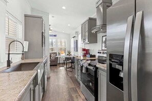 Fridge, microwave, oven, stovetop - The Resort at Fredericksburg Unit 27 (Fredericksburg)