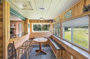 Dining - The BGs Cabin Up North Charm near Boyne Mountain (Boyne City)