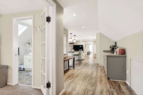 5 Minutes to Holiday Valley Luxe King Beds + Bunk