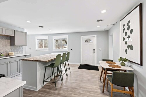 5 Minutes to Holiday Valley Luxe King Bed + Bunk