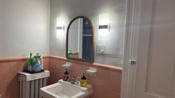 Towels, soap, toilet paper
