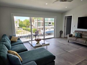TV - Sunset, Waterfront Key Largo House, with a 100' Boat Dock (Key Largo)