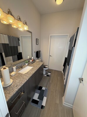 Unclassified image, 2 of 12, button