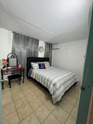 3 bedrooms, iron/ironing board, WiFi, bed sheets - Spacious Family Getaway in Guayama – Comfort Meets Convenience (Guayama)