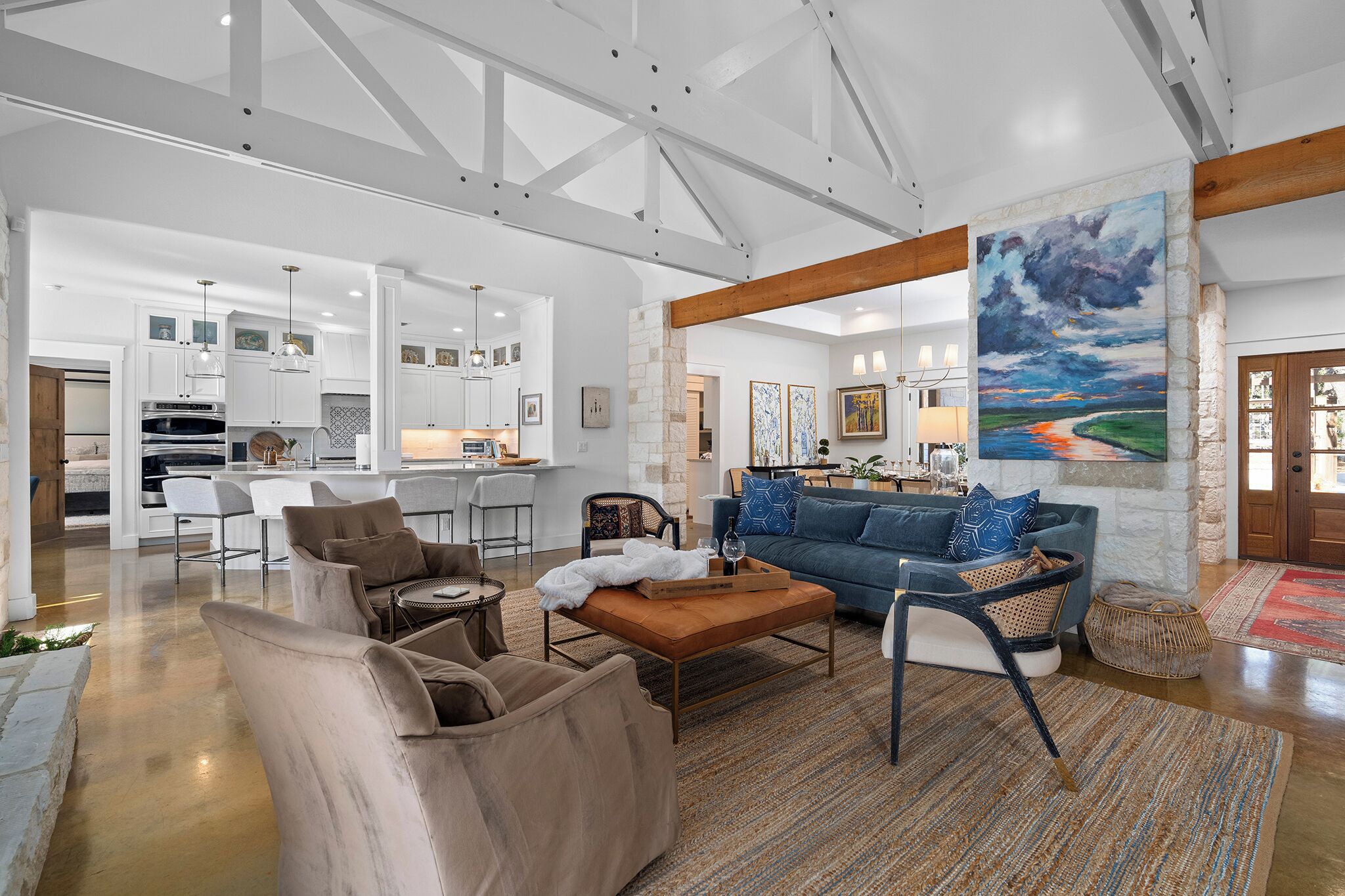 Una Smart TV, una chimenea