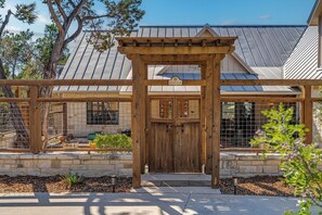 Exterior - Hilltop Haven | Sunsets | Pool & Pure Serenity (Wimberley)