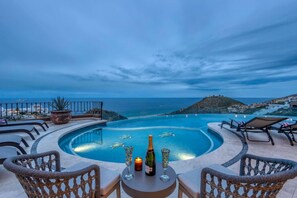 Imagen sin descripción, 4 de 179, botón