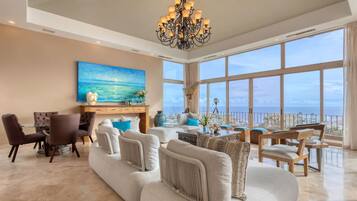 TV, lareira, mesa de pingue-pongue, aparelho de som