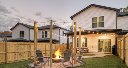 NEW Family& Pet Friendly, 65" TV, Fire Pit, WD