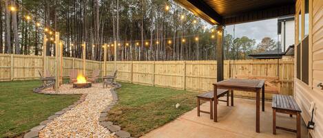 تناول الطعام بالخارج