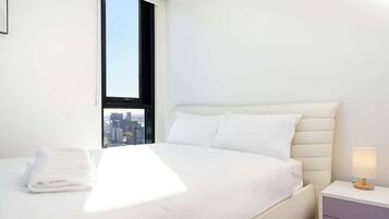 Iron/ironing board, WiFi, bed sheets
