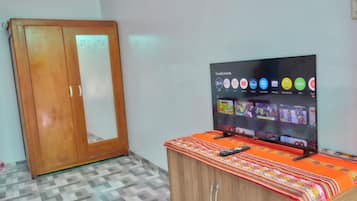 Classic Single Room | Living area