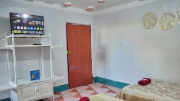 Bureau, accès au Wi-Fi (inclus)