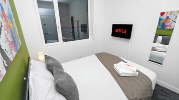 4 bedrooms, iron/ironing board, free WiFi, bed sheets