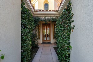 Exterior detail - The Fourteen at PGA West | Poolside Fairway Views (La Quinta)