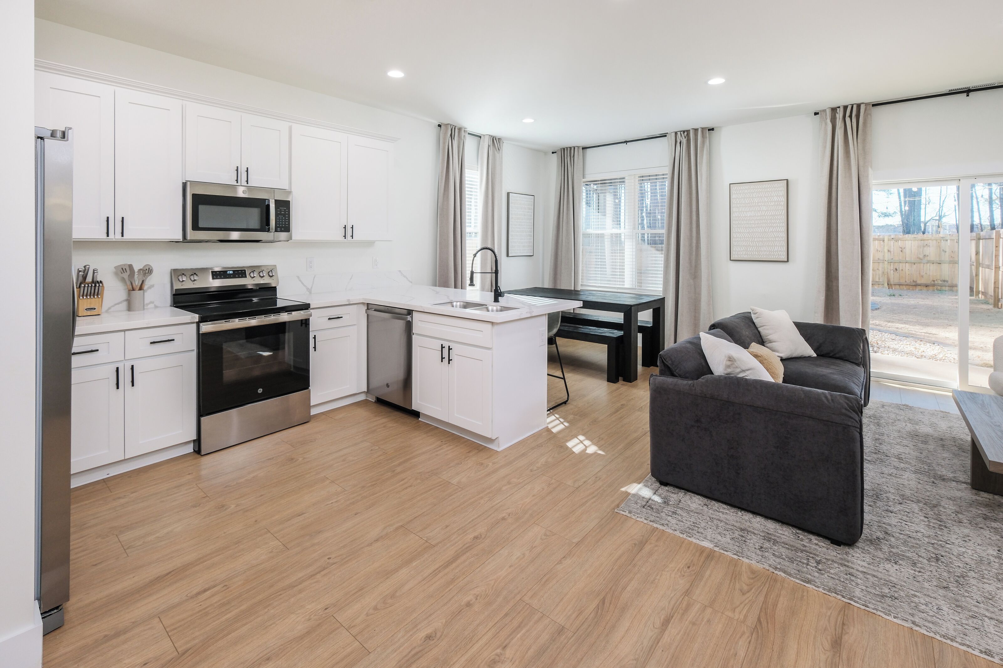 المنشأة من الداخل