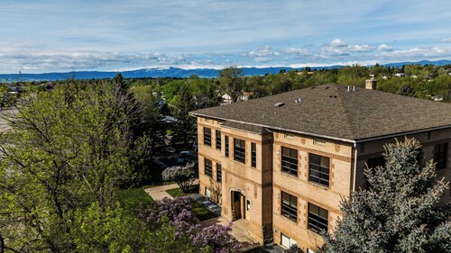 A Reimagined 1908 Historic Building with access to 24hr On-Site Fitness Facility
