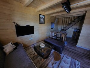 Smart TV, fireplace, video games