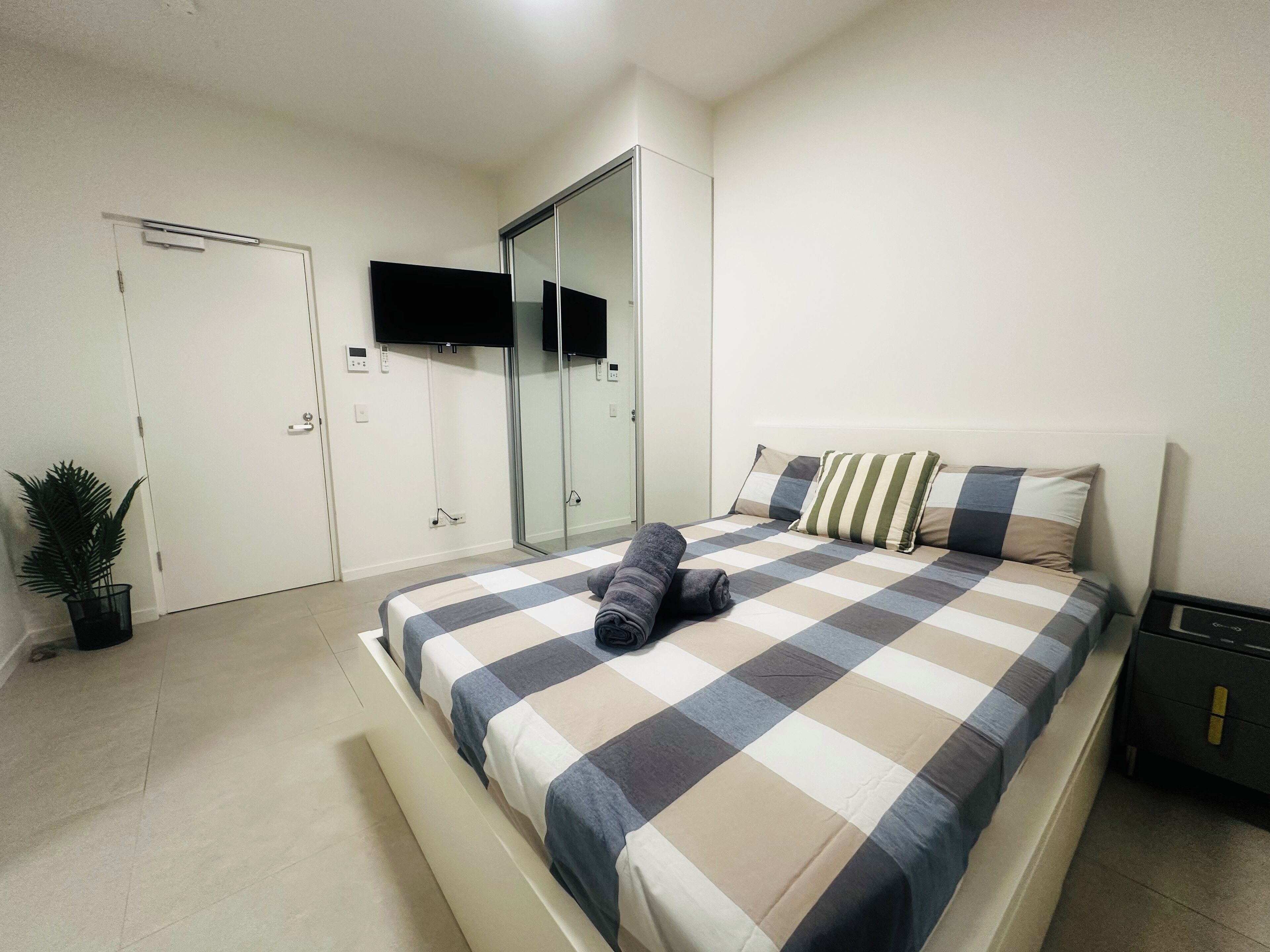 1 bedroom, desk, free WiFi, bed sheets