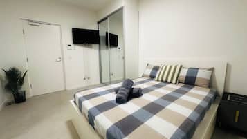 1 bedroom, desk, free WiFi, bed sheets