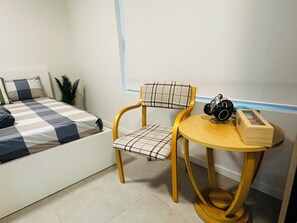 1 bedroom, desk, free WiFi, bed sheets