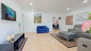 Luokittelematon kuva, 5 kautta 33, painike