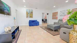 Luokittelematon kuva, 3 kautta 33, painike