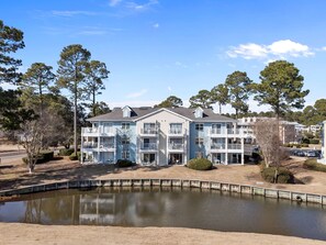 Exterior - Coastal Golf Course Condo – 15 Minutes to the Beach! Escape to Calabash, North Carolina (Calabash)