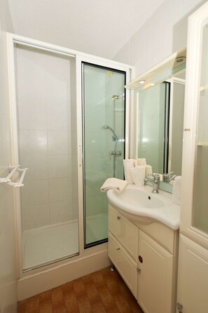 Hair dryer - Studio Héliopolis AB419 - 2 people (AGDE)