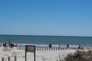 Beach nearby - Myrtle Beach Pelican's Watch Shore Drive Condo (Myrtle Beach)